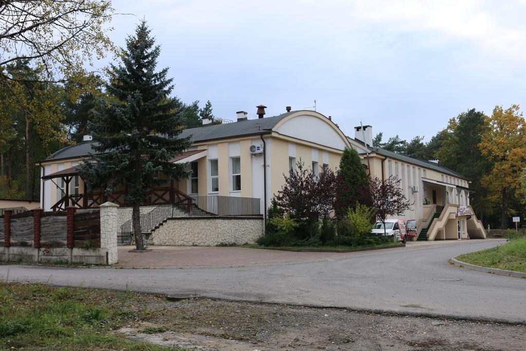 Hotel Lachowka Krepiec Luaran gambar