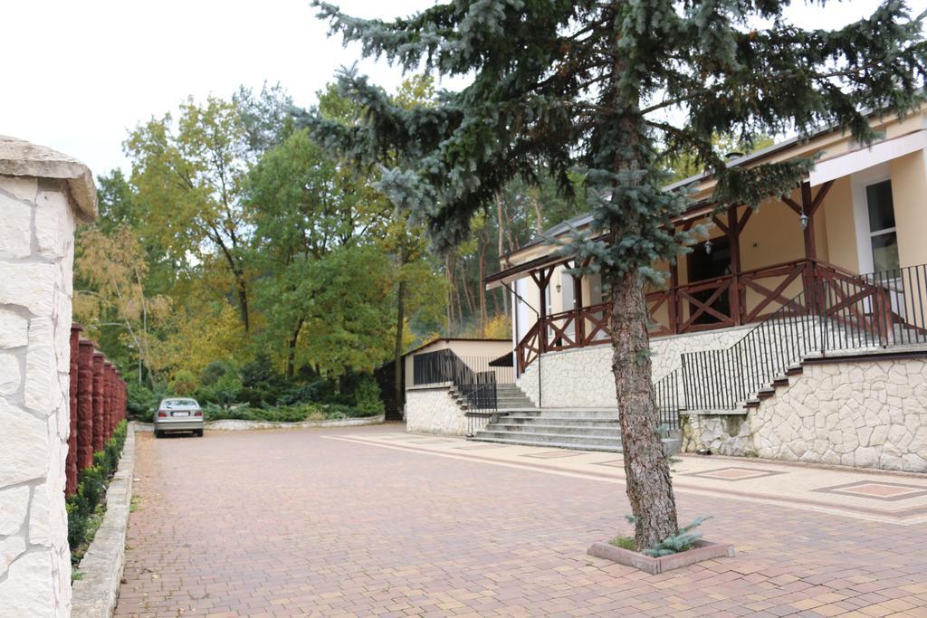 Hotel Lachowka Krepiec Luaran gambar